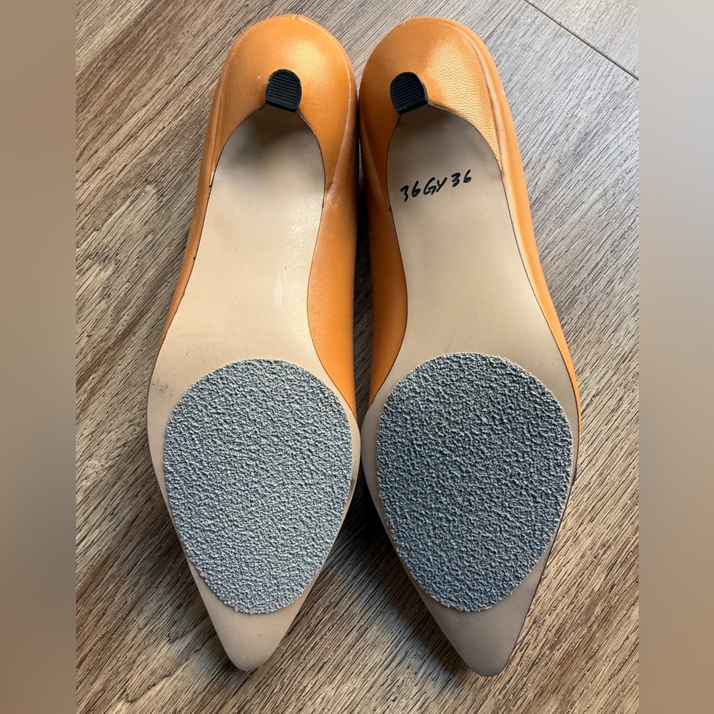 Preview International Pointer Toe Kitten Heel Lea… - image 5